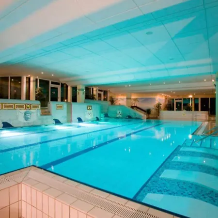 Panoramablick Mit Pool Und Sauna Inklusive